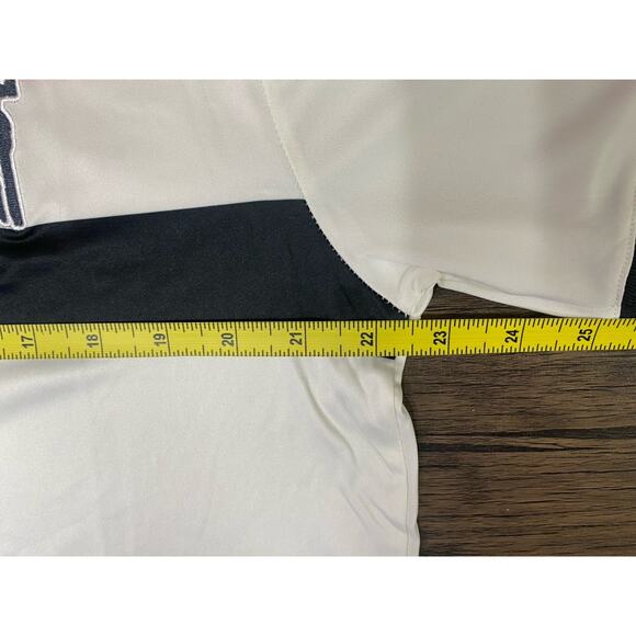 Manchester United | Men’s Medium Alternative Jersey - Picture 4 of 7